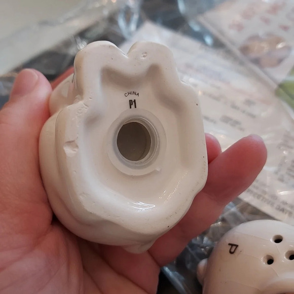 Pier 1 Set of 2 Ceramic Rabbit Salt and Pepper Shakers White and Gold Detail - Picture 11 of 11